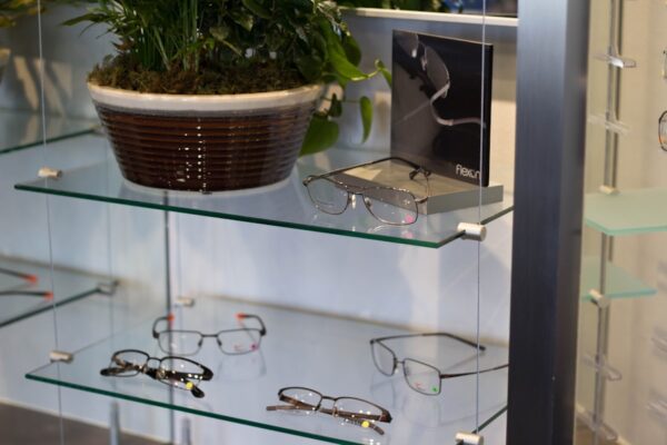 Photo "how to choose mens eyeglass frames"